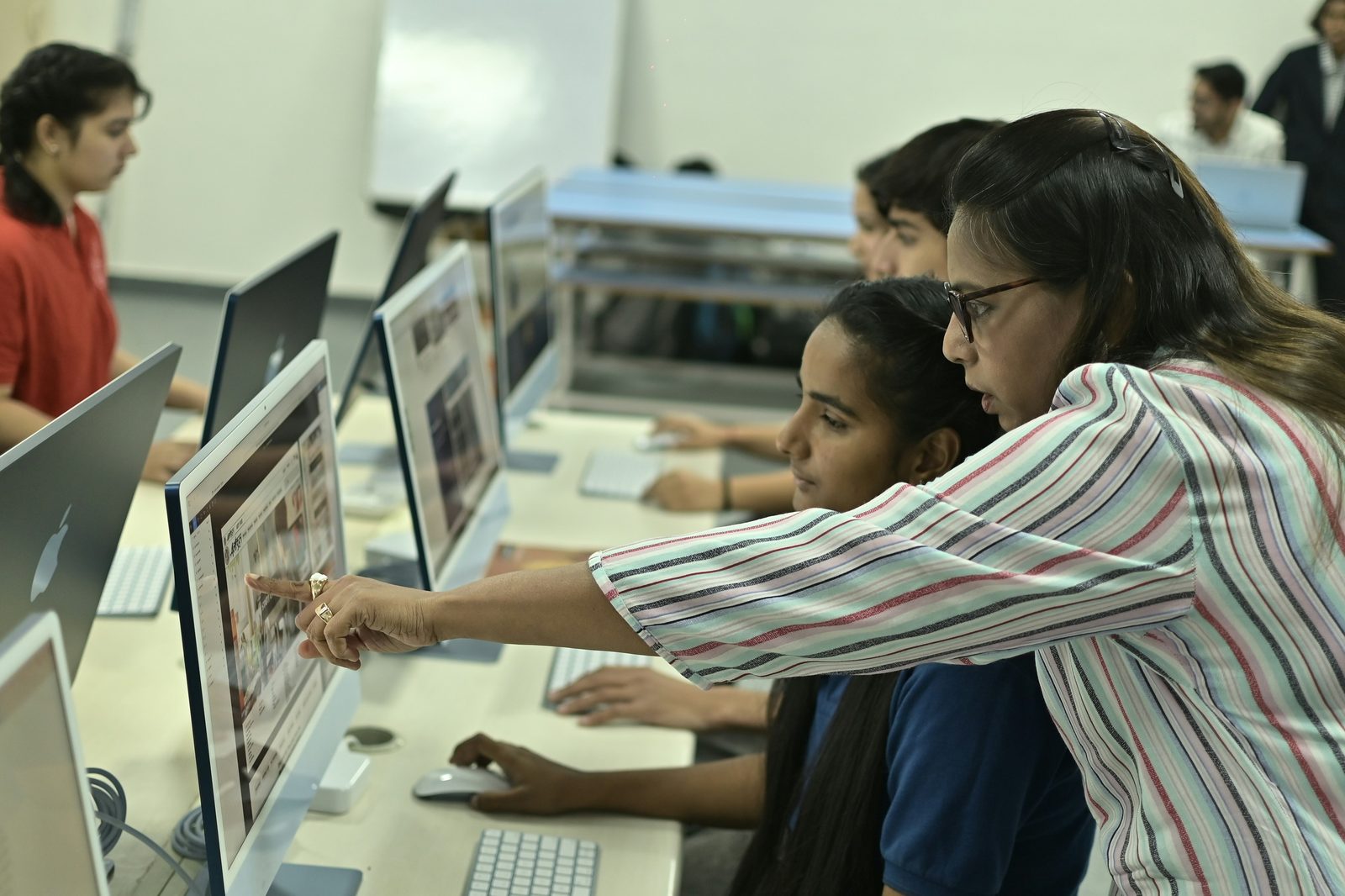 Apprenant·e en classe en ligne NSX Academy