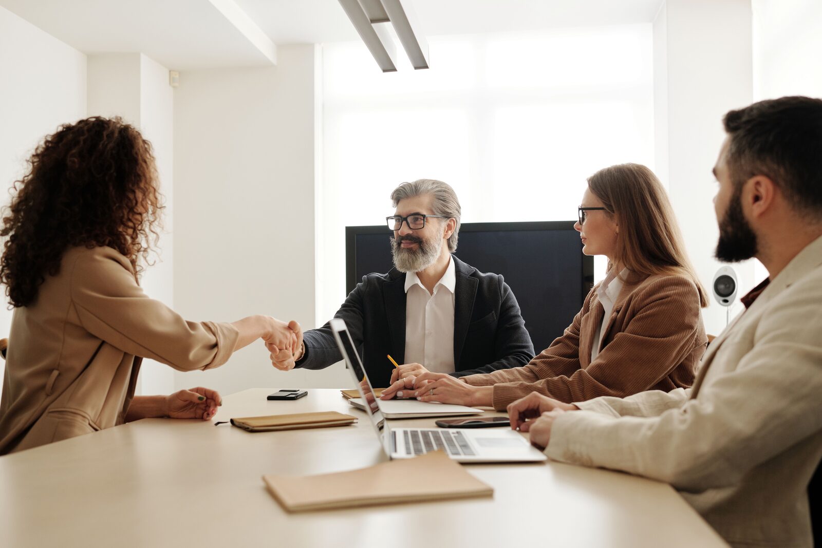Accord scellé entre un employeur et l'équipe NSX Kompetenz autour d'un recrutement