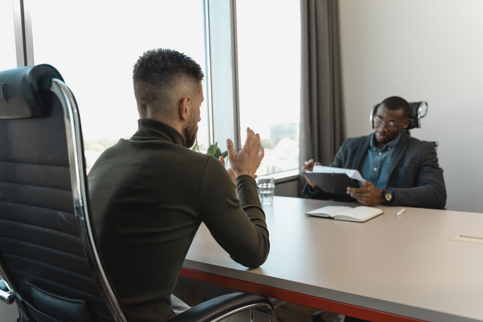 Suivi de dossier entre un conseiller NSX Governance et un talent accompagné